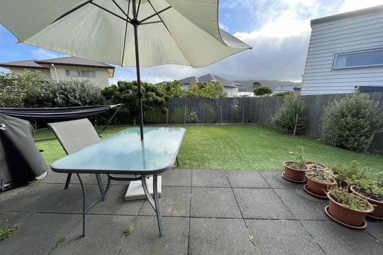 Photo of property in 4 Cresswell Place, Johnsonville, Wellington, 6037