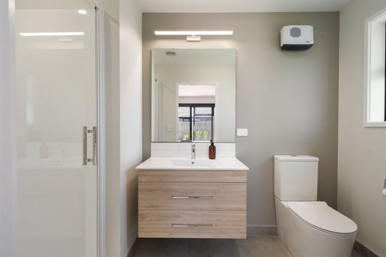 Photo of property in 17 Echo Place, Maewa, 4702