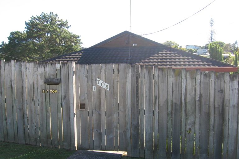 Photo of property in 2/708 Beach Road, Browns Bay, Auckland, 0630