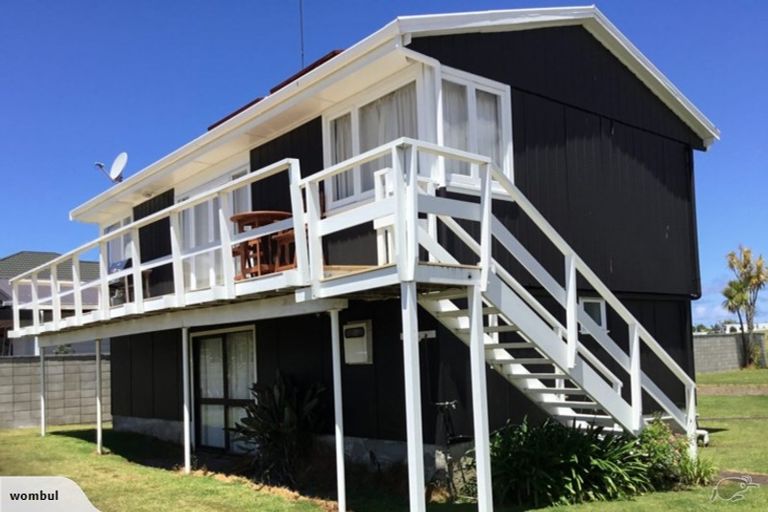 Photo of property in 611 Beach Road, Whangamata, 3620
