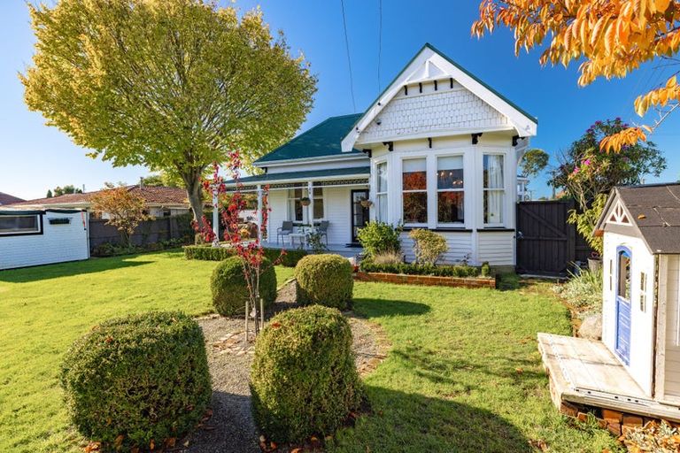 Photo of property in 12 Tyrone Street, Belfast, Christchurch, 8051