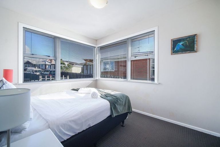 Photo of property in 15 Larne Avenue, Pakuranga Heights, Auckland, 2010