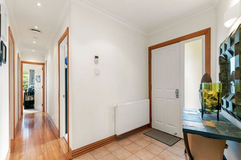 Photo of property in 327 Main Road, Tawa, Wellington, 5028