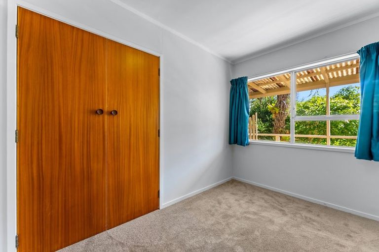 Photo of property in 2/3 Holt Avenue, Torbay, Auckland, 0630