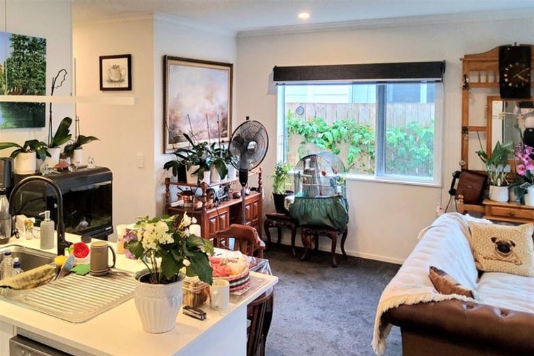Photo of property in 37 Harore Road, Takanini, 2112