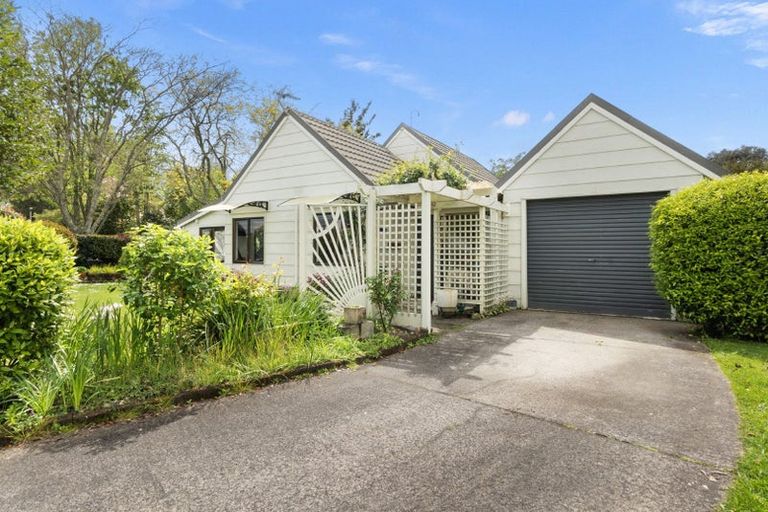 Photo of property in 19 Kingfisher Way, Te Kowhai, Hamilton, 3288