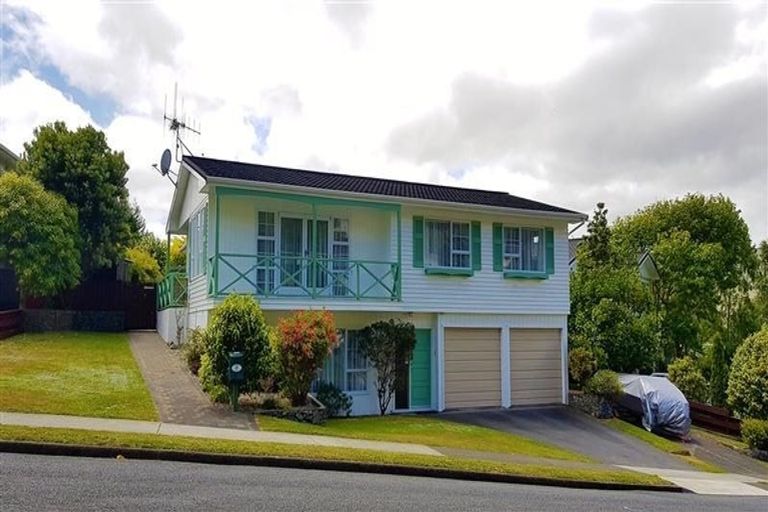 Photo of property in 22 Oriel Avenue, Tawa, Wellington, 5028