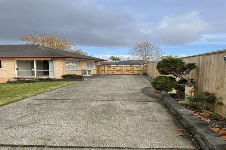 Photo of property in 3 Chapletown Drive, East Tamaki, Auckland, 2016