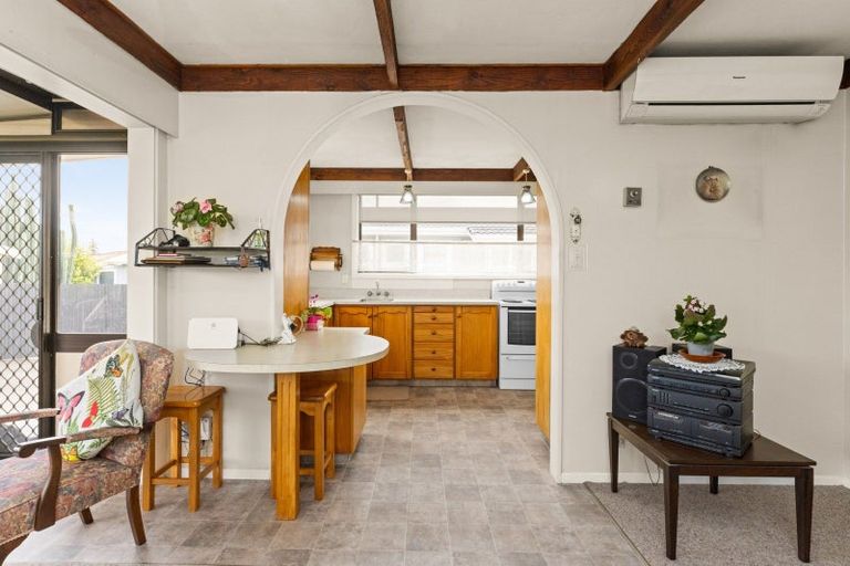 Photo of property in 1402 Warwick Place, Mayfair, Hastings, 4122