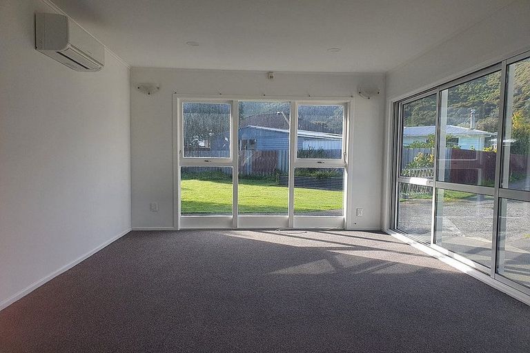 Photo of property in 29 Ruthven Road, Wainuiomata, Lower Hutt, 5014