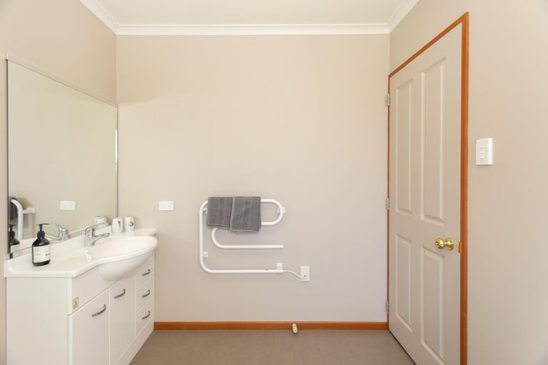 Photo of property in 25 Hannah Place, Holmes Hill, Oamaru, 9401