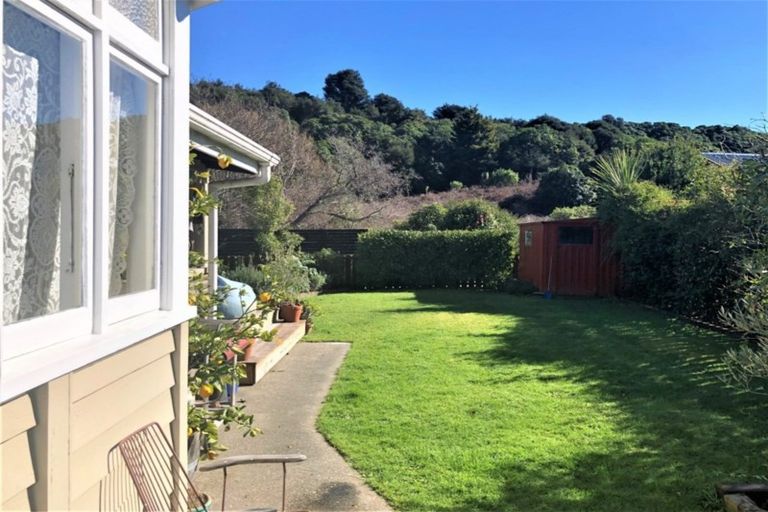 Photo of property in 2 Leicester Street, Picton, 7220