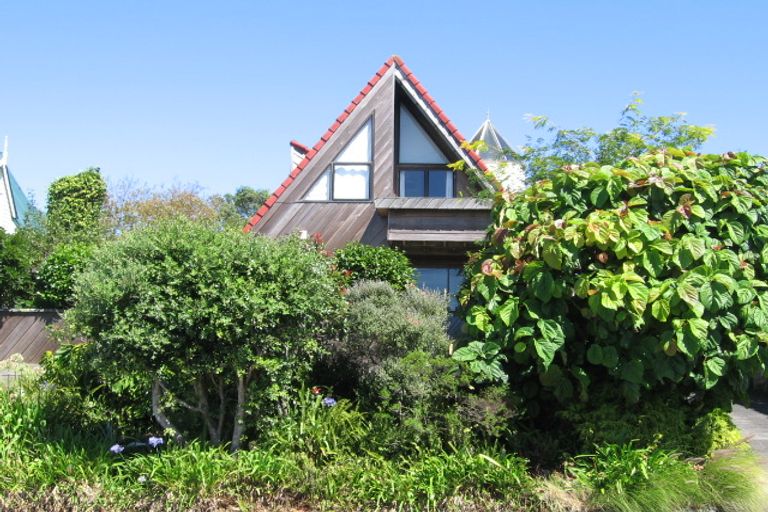 Photo of property in 2/130 Beach Road, Castor Bay, Auckland, 0620