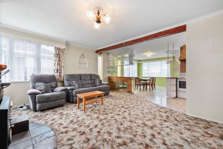 Photo of property in 4 Pringle Street, Taita, Lower Hutt, 5011