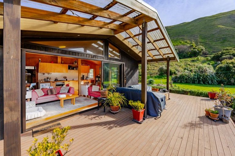 Photo of property in 73 Mangakuri Road, Kairakau, Havelock North, 4295