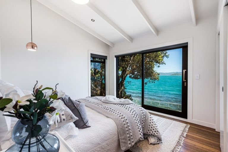 Photo of property in 725 Marine Drive, Eastbourne, Lower Hutt, 5013