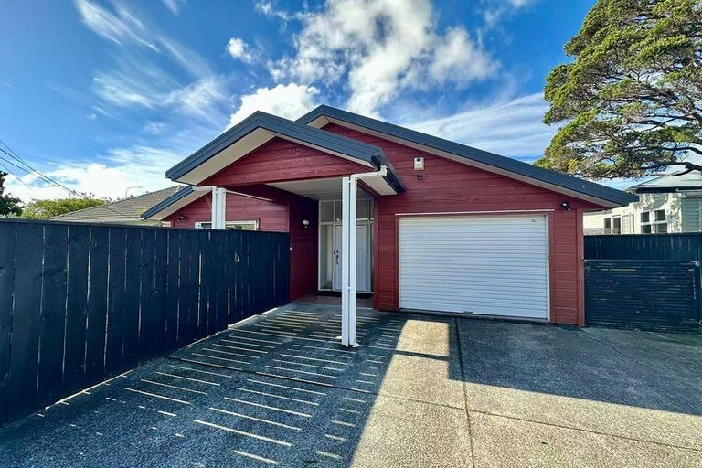 Photo of property in 63 Awamutu Grove, Waiwhetu, Lower Hutt, 5010