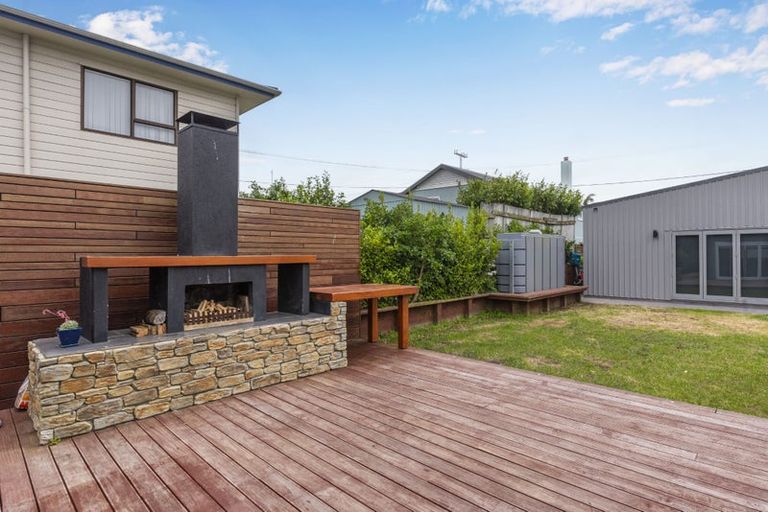 Photo of property in 116 Seaview Road, Paraparaumu Beach, Paraparaumu, 5032