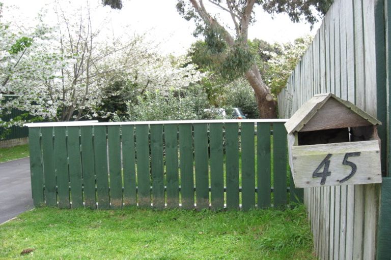 Photo of property in 43 Campbell Avenue, Paraparaumu, 5032