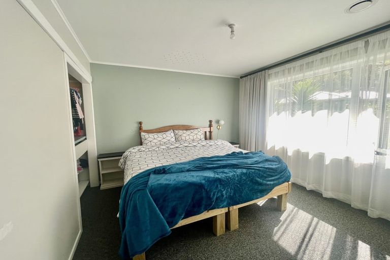 Photo of property in 11 Shackleton Grove, Stokes Valley, Lower Hutt, 5019