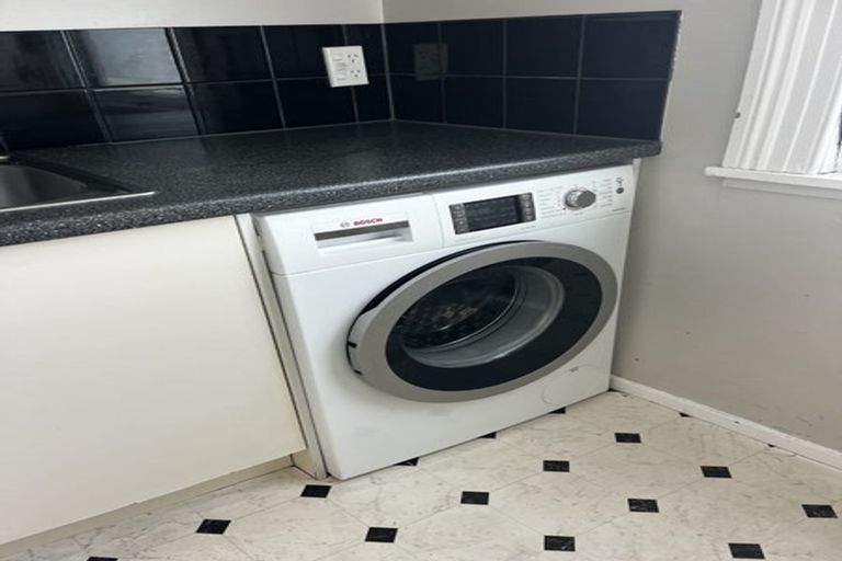 Photo of property in 16 Austin Street, Mount Victoria, Wellington, 6011