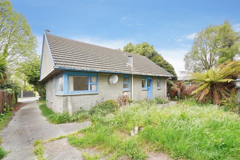 Photo of property in 30 Middlepark Road, Sockburn, Christchurch, 8042