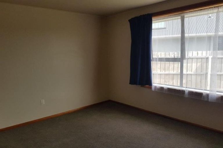 Photo of property in 67 Englefield Road, Northwood, Christchurch, 8051