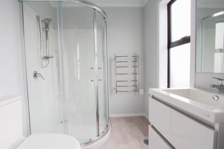 Photo of property in 1-5/5 Charlemont Street, Whitiora, Hamilton, 3200