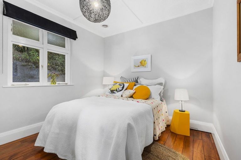 Photo of property in 19 Thorby Street, Northland, Wellington, 6012