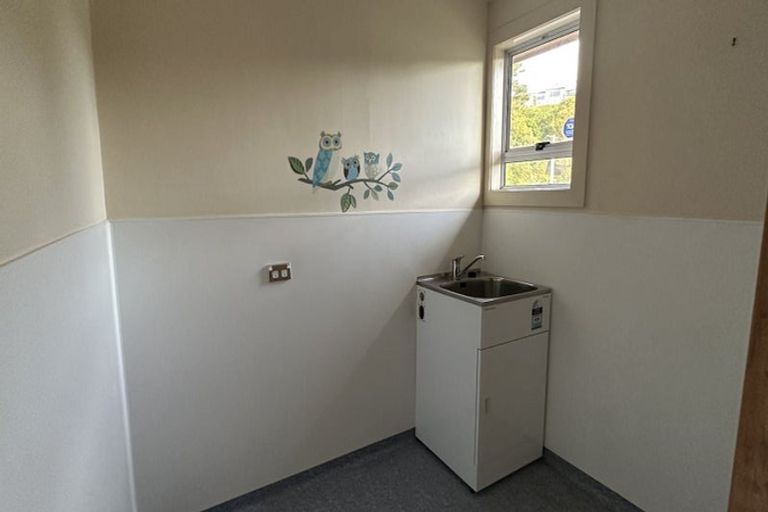 Photo of property in 9 Omega Street, Newlands, Wellington, 6037