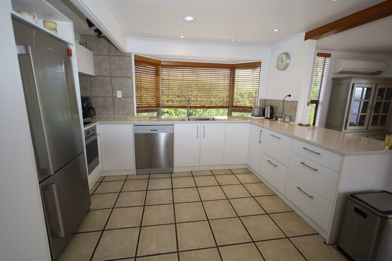 Photo of property in 988 Papamoa Beach Road, Papamoa Beach, Papamoa, 3118