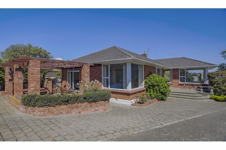 Photo of property in 37 Hill View Crescent, Highfield, Timaru, 7910