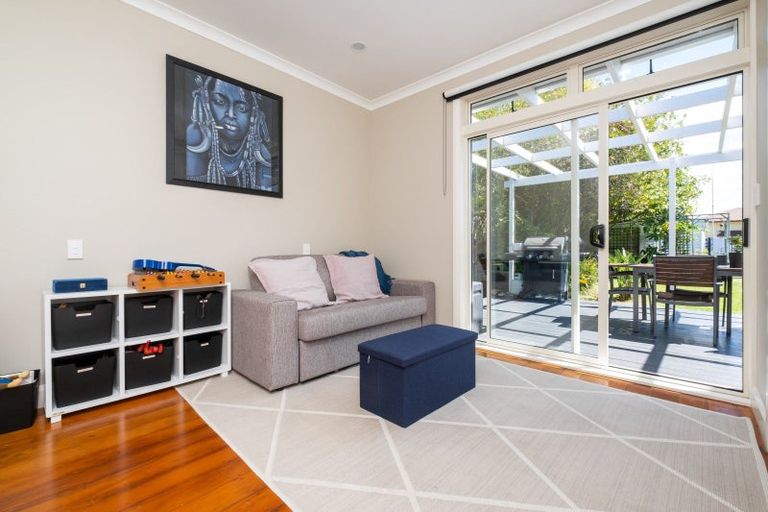 Photo of property in 1a Finnis Lane, Hospital Hill, Napier, 4110