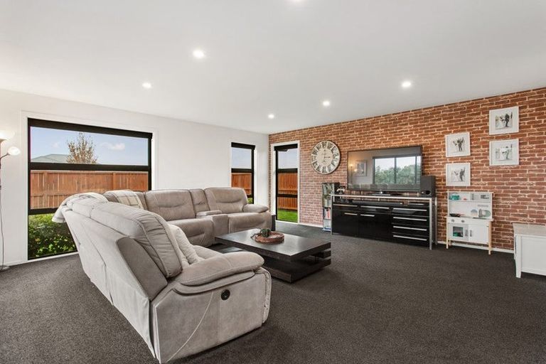 Photo of property in 19 Whincops Road, Halswell, Christchurch, 8025