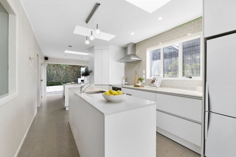 Photo of property in 14 Govind Grove, Ngaio, Wellington, 6035