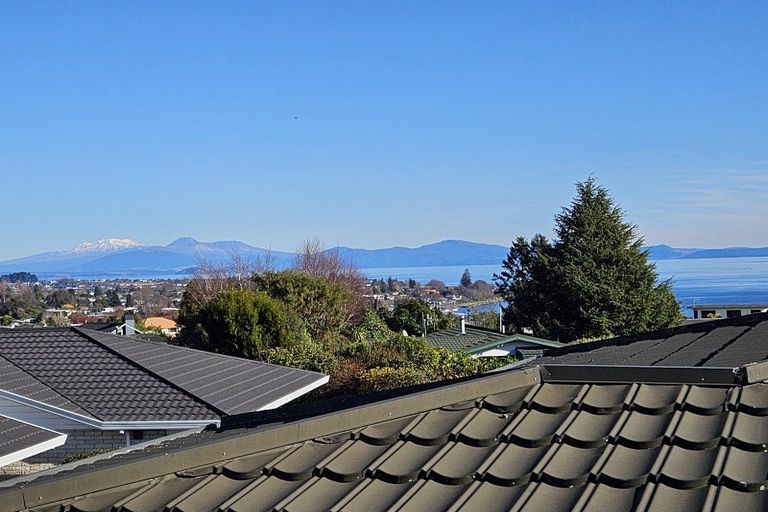 Photo of property in 75b Harvey Street, Waipahihi, Taupo, 3330