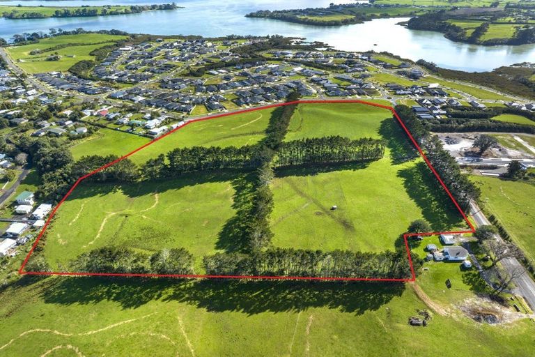 Photo of property in 80 Mclarin Road, Glenbrook, 2681