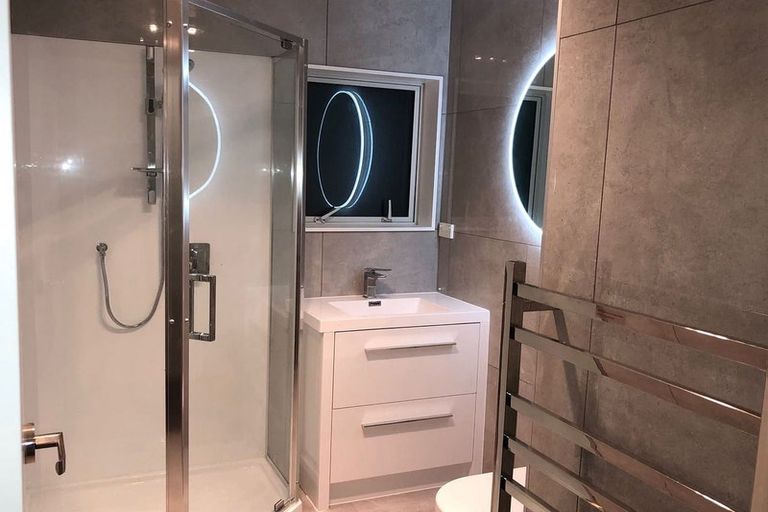 Photo of property in 28 Pooley Street, Pakuranga Heights, Auckland, 2010