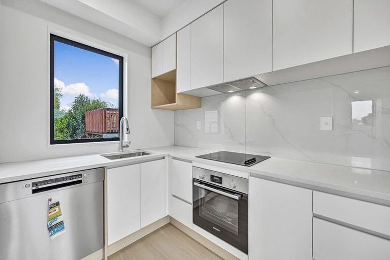 Photo of property in 3/163 Edmonton Road, Te Atatu South, Auckland, 0610