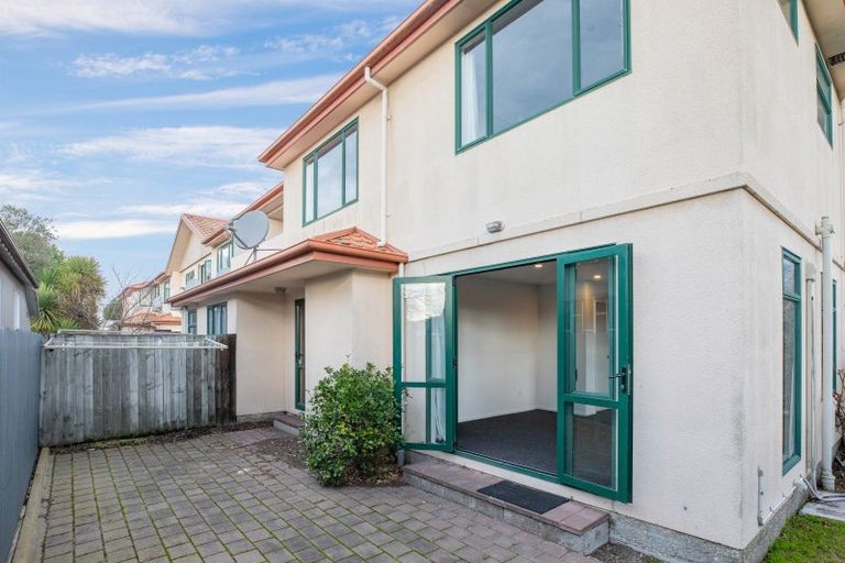 Photo of property in 68 Thackeray Place, Waltham, Christchurch, 8023