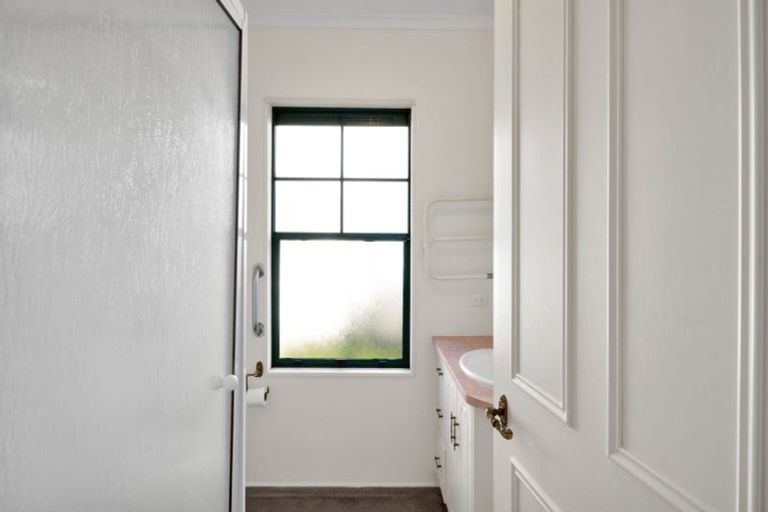 Photo of property in 4/70-76 Whiteley Street, Moturoa, New Plymouth, 4310