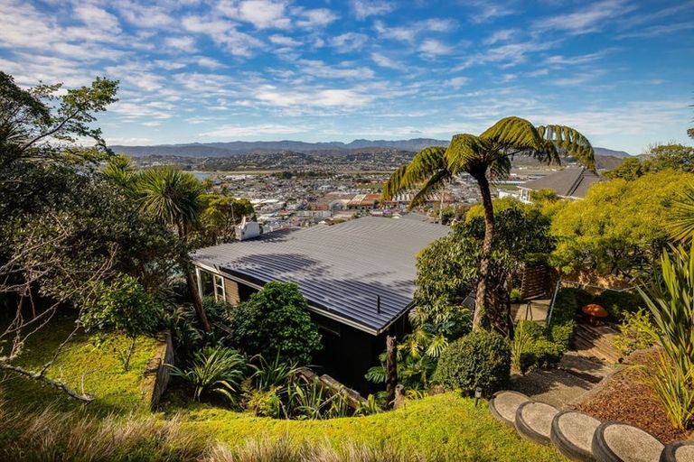 Photo of property in 114 Duncan Terrace, Kilbirnie, Wellington, 6022