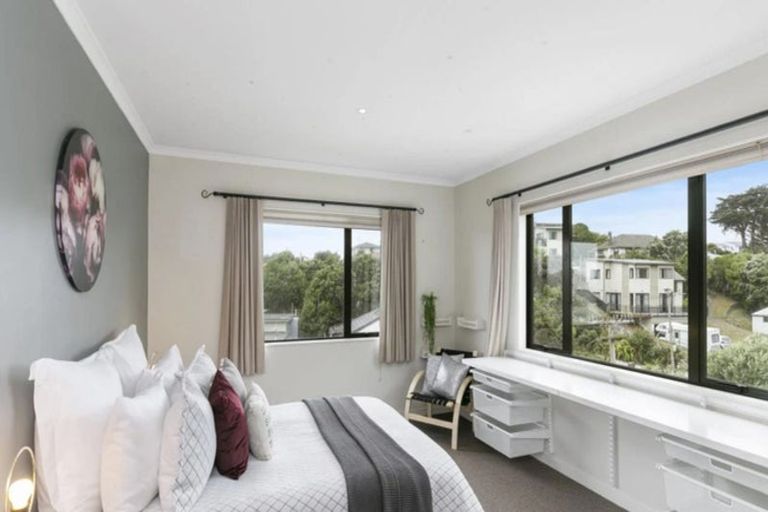 Photo of property in 16 View Road, Titahi Bay, Porirua, 5022