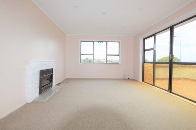 Photo of property in 125 Mcleod Road, Te Atatu South, Auckland, 0610