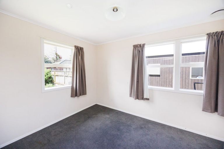 Photo of property in 102 Limbrick Street, Terrace End, Palmerston North, 4410
