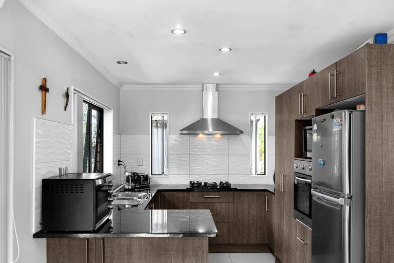 Photo of property in 46c Russell Road, Manurewa, Auckland, 2102