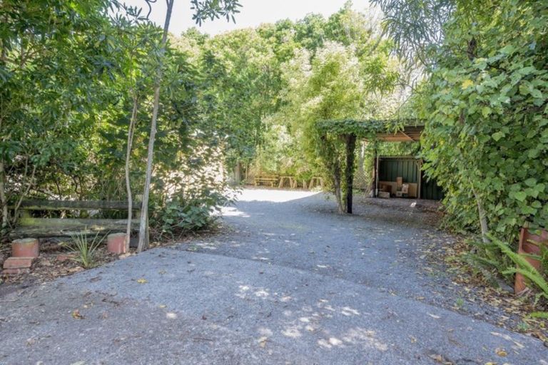 Photo of property in 15 River Glade, Waikanae, 5036