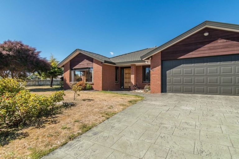 Photo of property in 139 Guildford Drive, Paraparaumu Beach, Paraparaumu, 5032