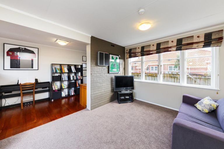 Photo of property in 3 Wharenui Terrace, Roslyn, Palmerston North, 4414