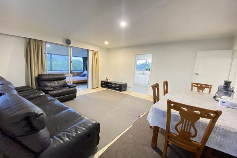 Photo of property in 2/14 Downing Street, Glenfield, Auckland, 0629
